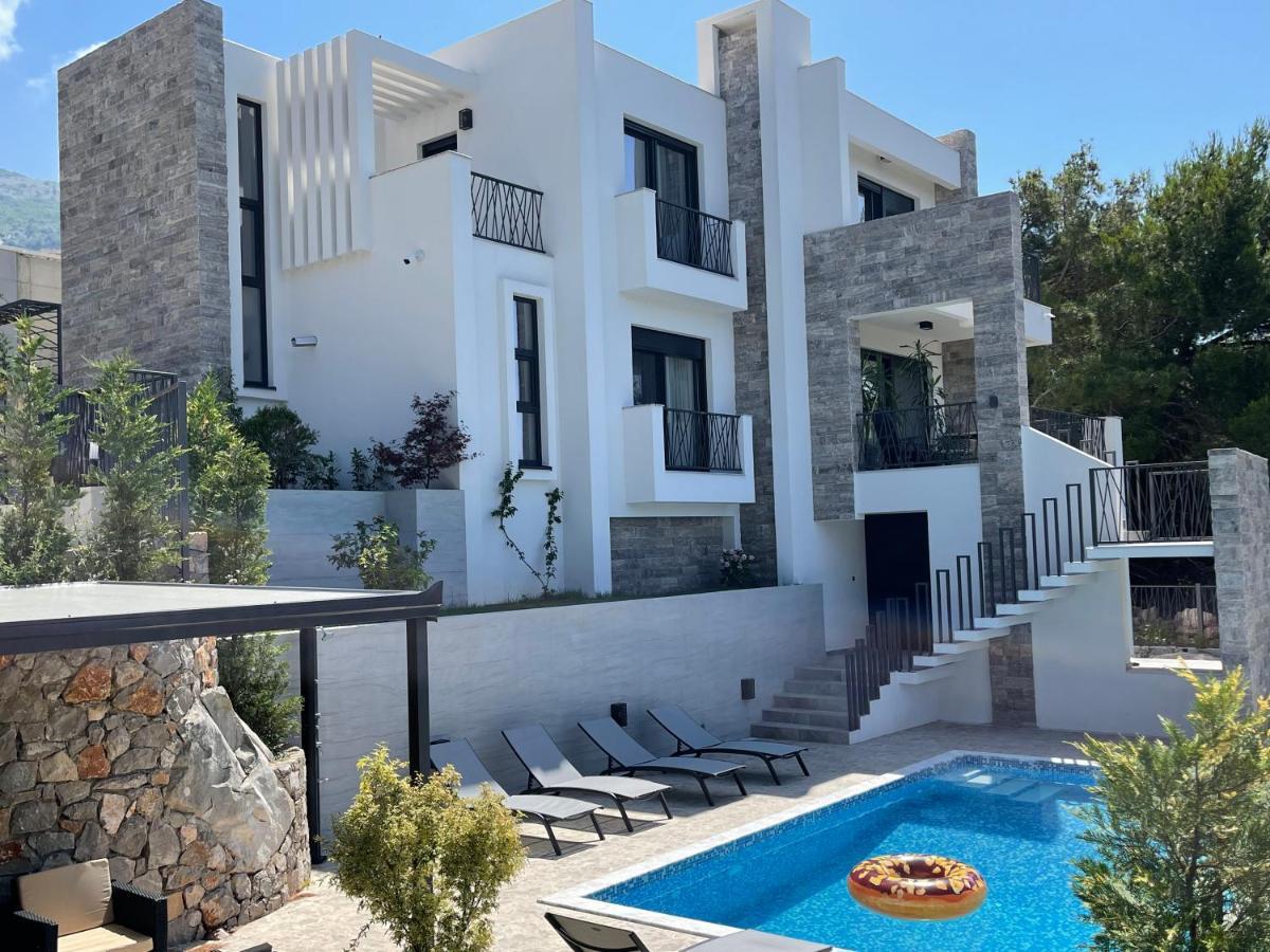 Villa Pine Бар Экстерьер фото