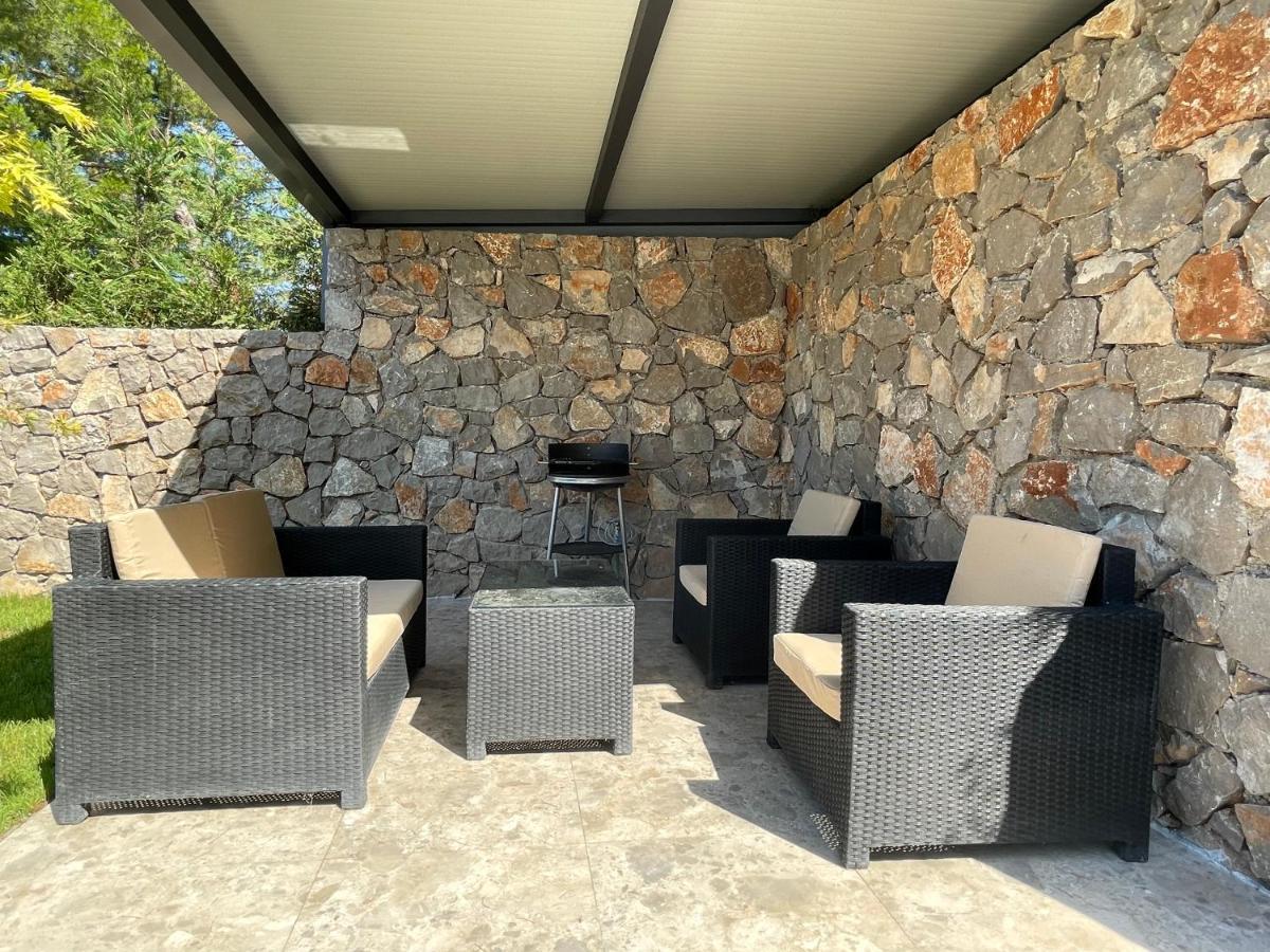 Villa Pine Бар Экстерьер фото