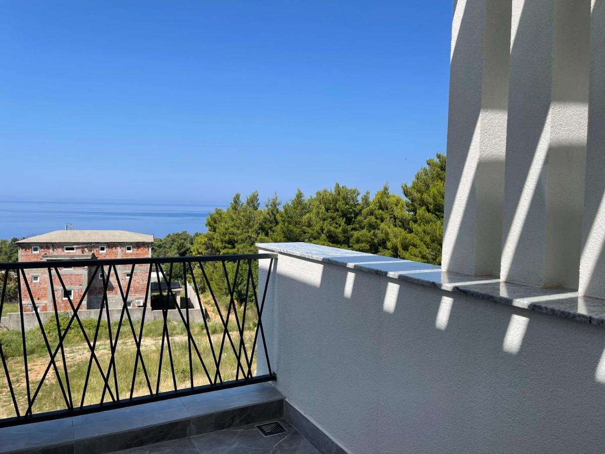 Villa Pine Бар Экстерьер фото