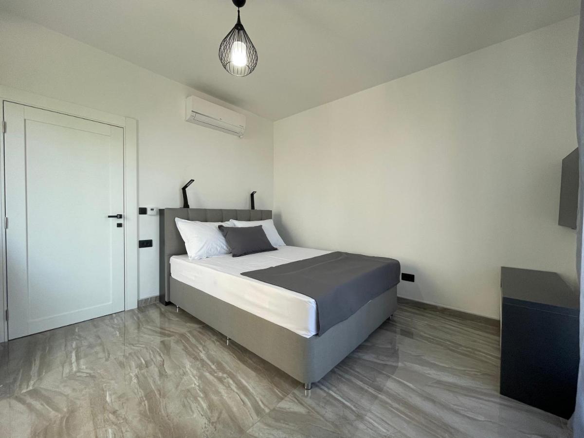 Villa Pine Бар Экстерьер фото