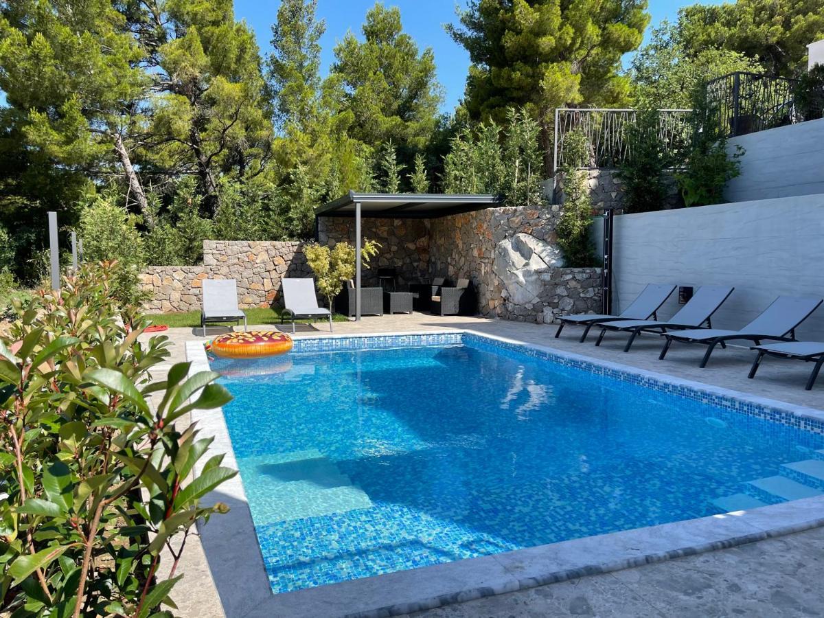 Villa Pine Бар Экстерьер фото