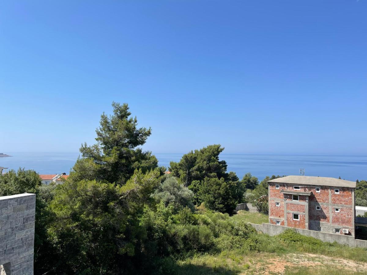 Villa Pine Бар Экстерьер фото