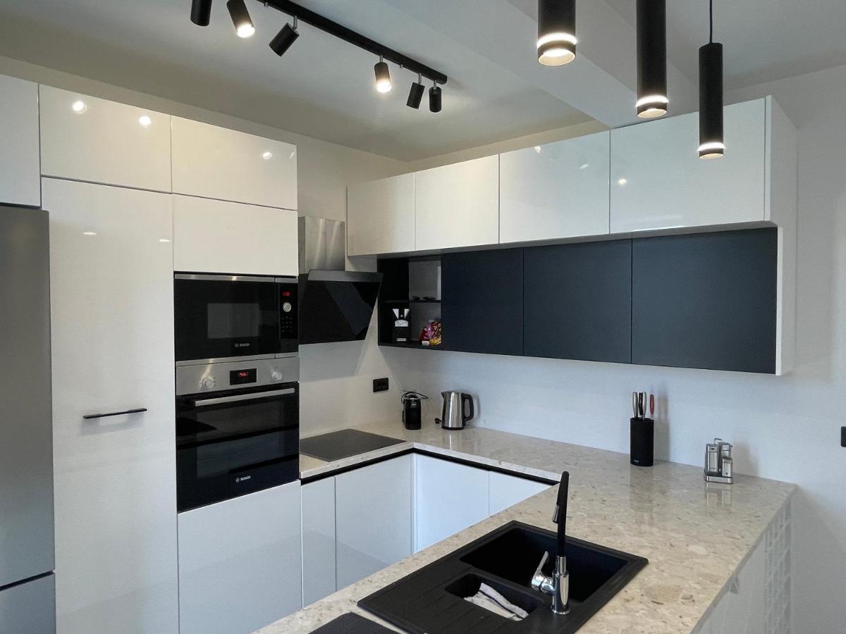 Villa Pine Бар Экстерьер фото