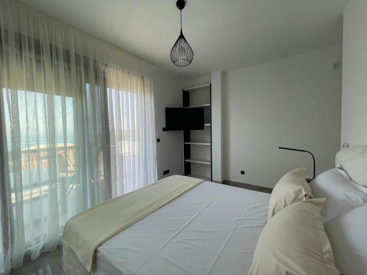 Villa Pine Бар Экстерьер фото