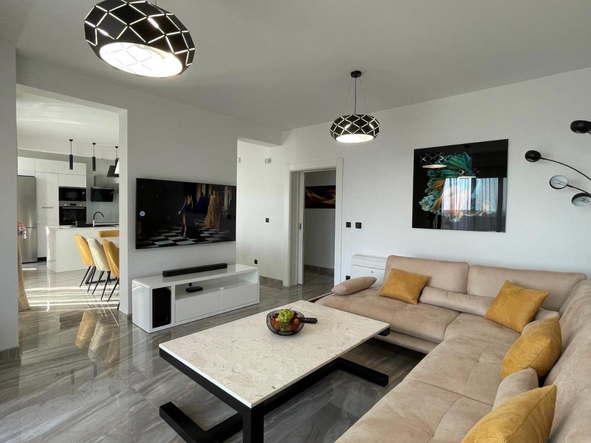 Villa Pine Бар Экстерьер фото